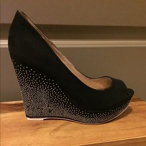 Never worn women’s wedges